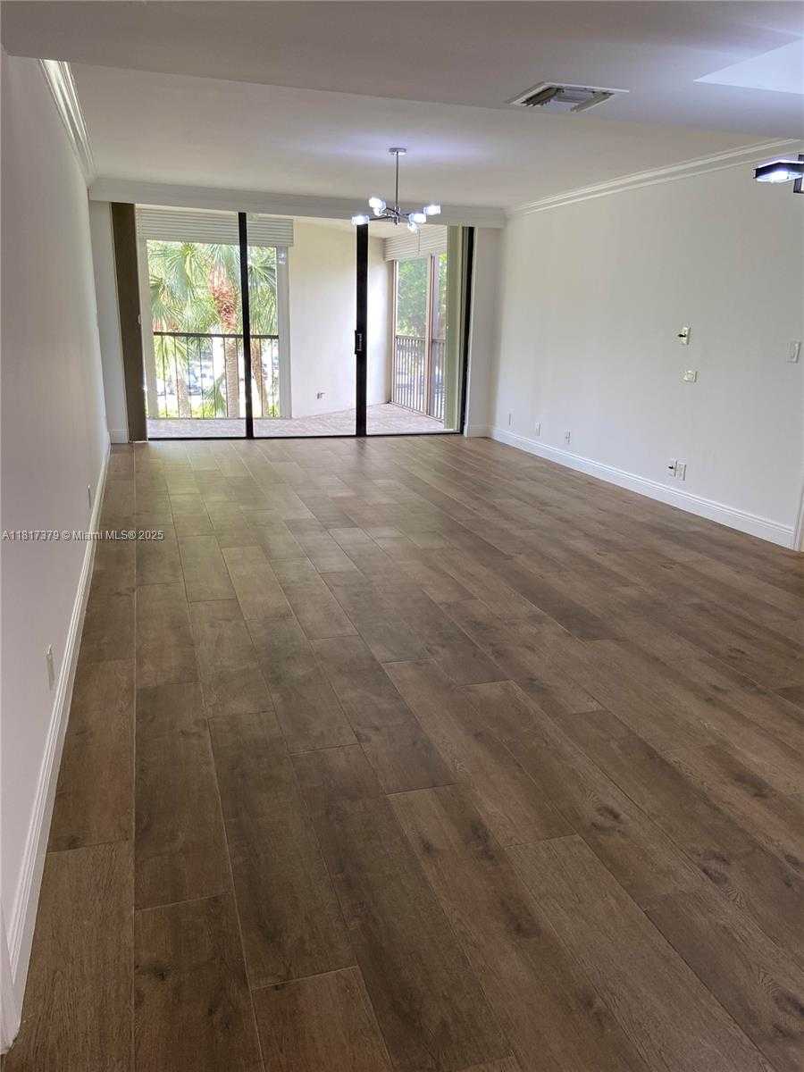 Small Image of 16500 GOLF CLUB RD #306, Weston Number 9
