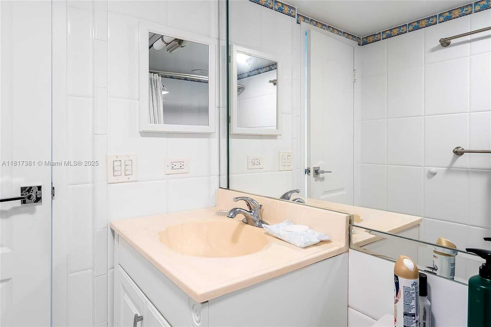 Small Image of 250 174TH ST #1704, Sunny Isles Beach Number 25
