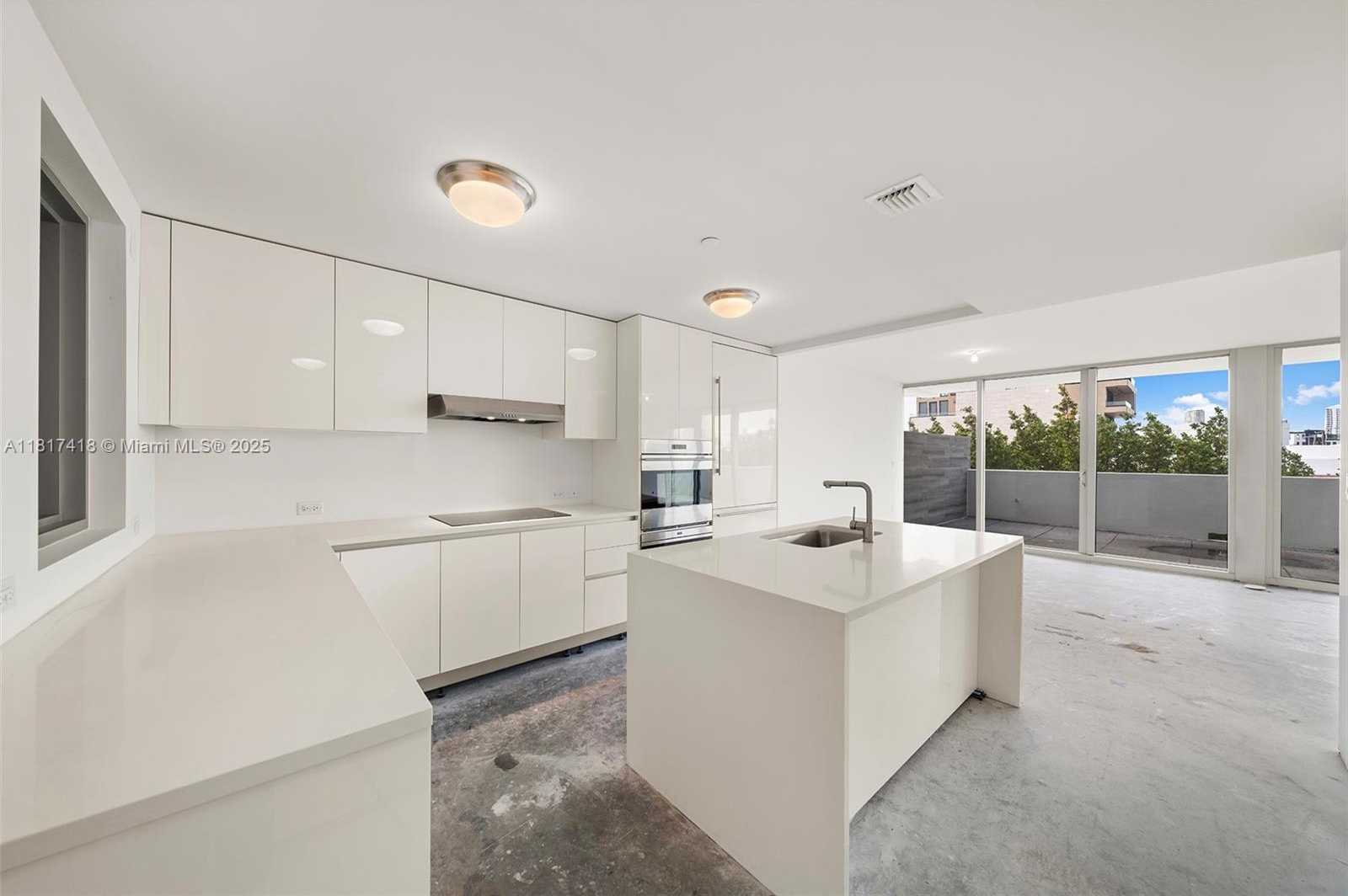 Small Image of 1201 20TH ST #310, Miami Beach Number 2