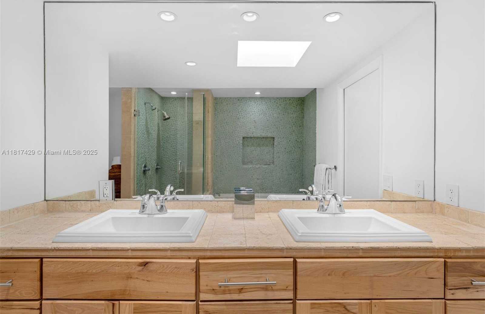Small Image of 141 CRANDON BLVD #446, Key Biscayne Number 19