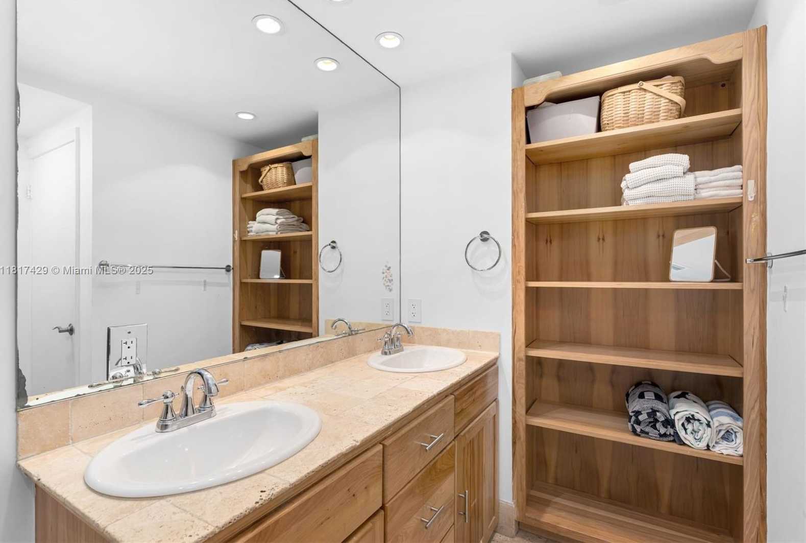Small Image of 141 CRANDON BLVD #446, Key Biscayne Number 24