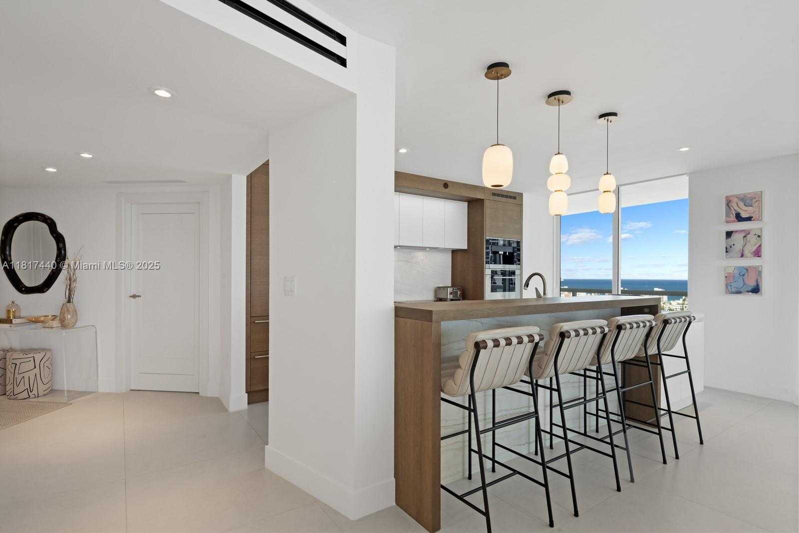 Small Image of 450 ALTON RD #2007, Miami Beach Number 8