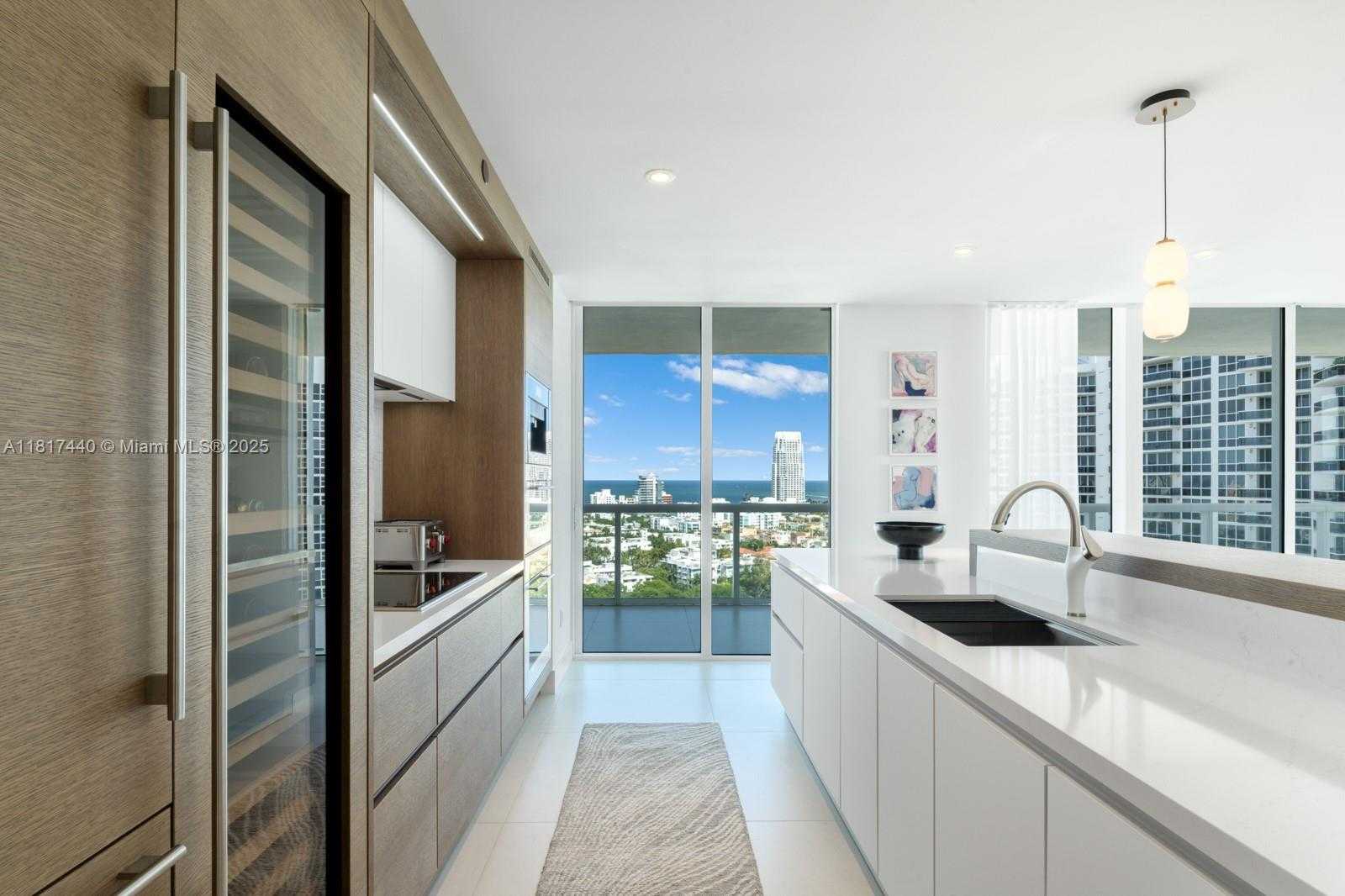 Small Image of 450 ALTON RD #2007, Miami Beach Number 9
