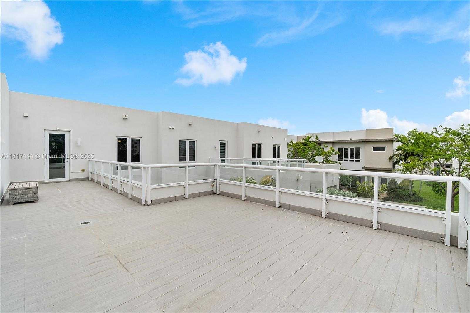 Small Image of 10540 NW 63rd Terrace, Doral, FL 33178, USA Number 26