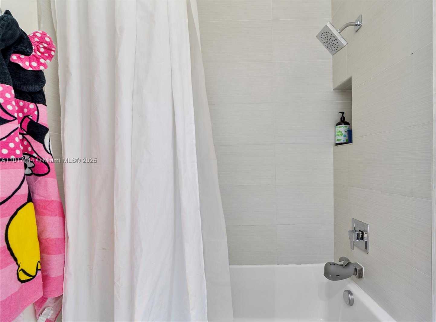 Small Image of 10540 NW 63rd Terrace, Doral, FL 33178, USA Number 29