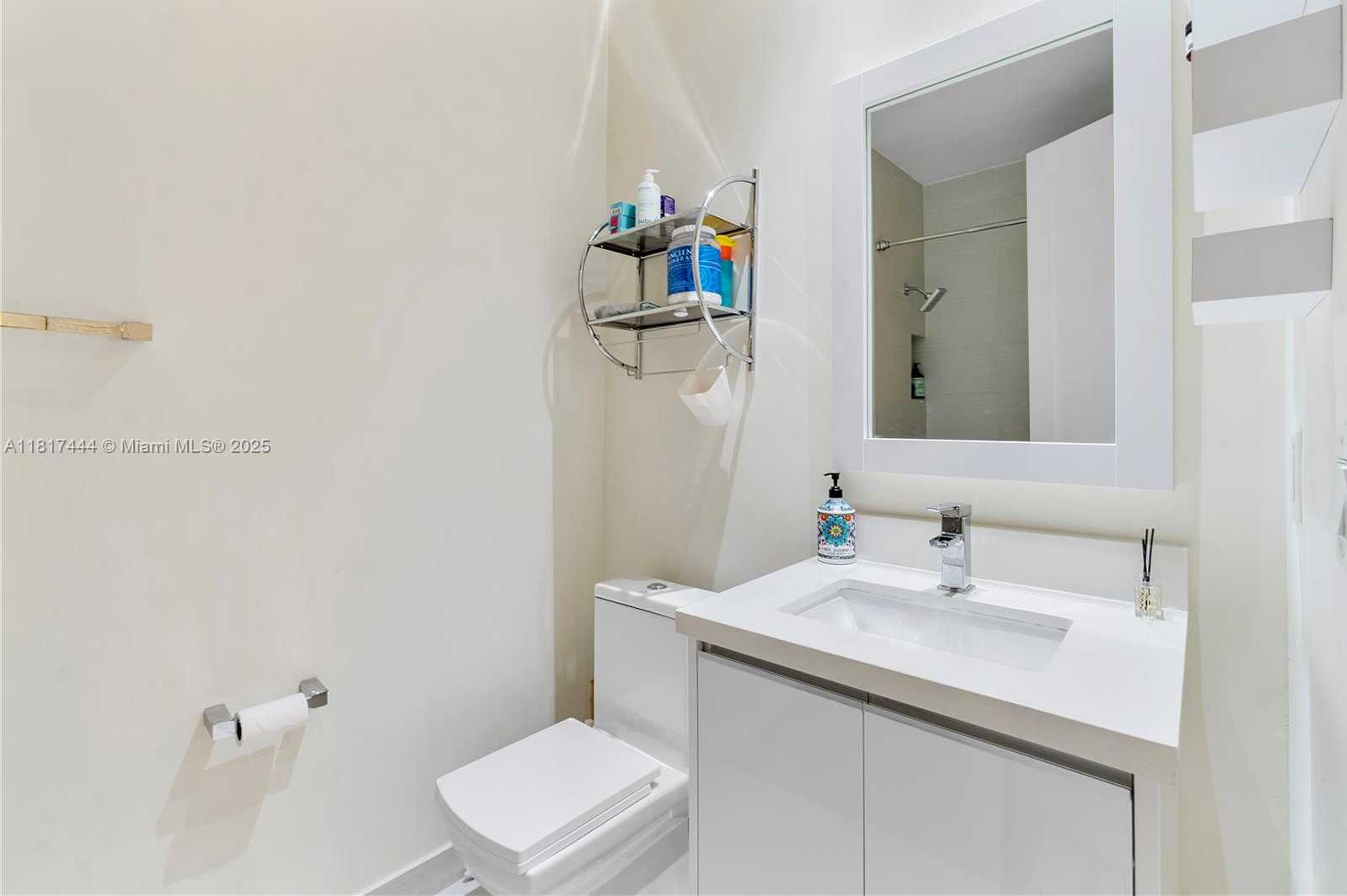 Small Image of 10540 NW 63rd Terrace, Doral, FL 33178, USA Number 30