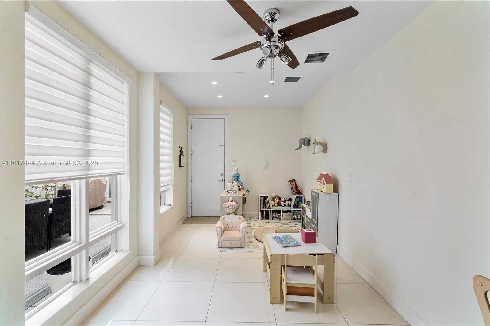 Small Image of 10540 NW 63rd Terrace, Doral, FL 33178, USA Number 36