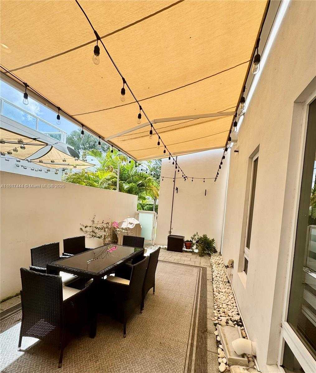 Small Image of 10540 NW 63rd Terrace, Doral, FL 33178, USA Number 38