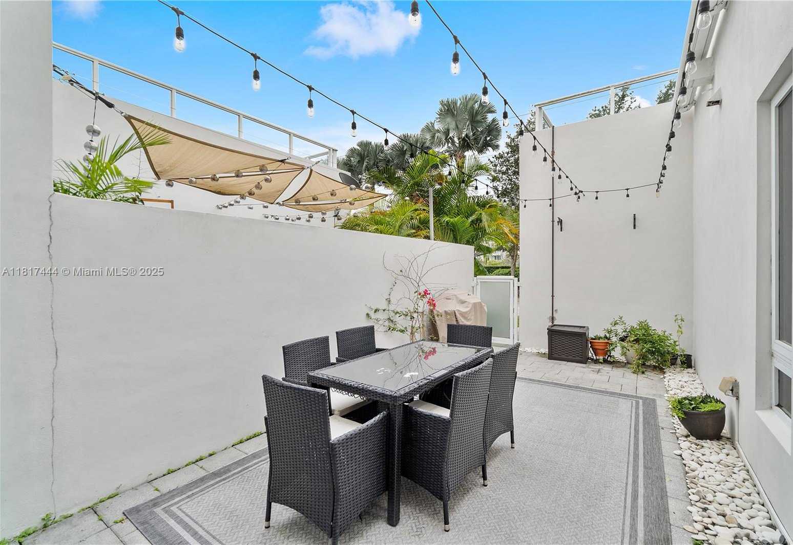 Small Image of 10540 NW 63rd Terrace, Doral, FL 33178, USA Number 39