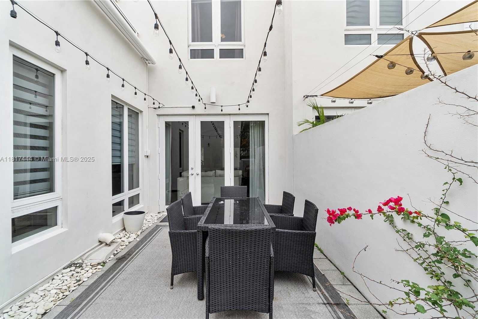 Small Image of 10540 NW 63rd Terrace, Doral, FL 33178, USA Number 40