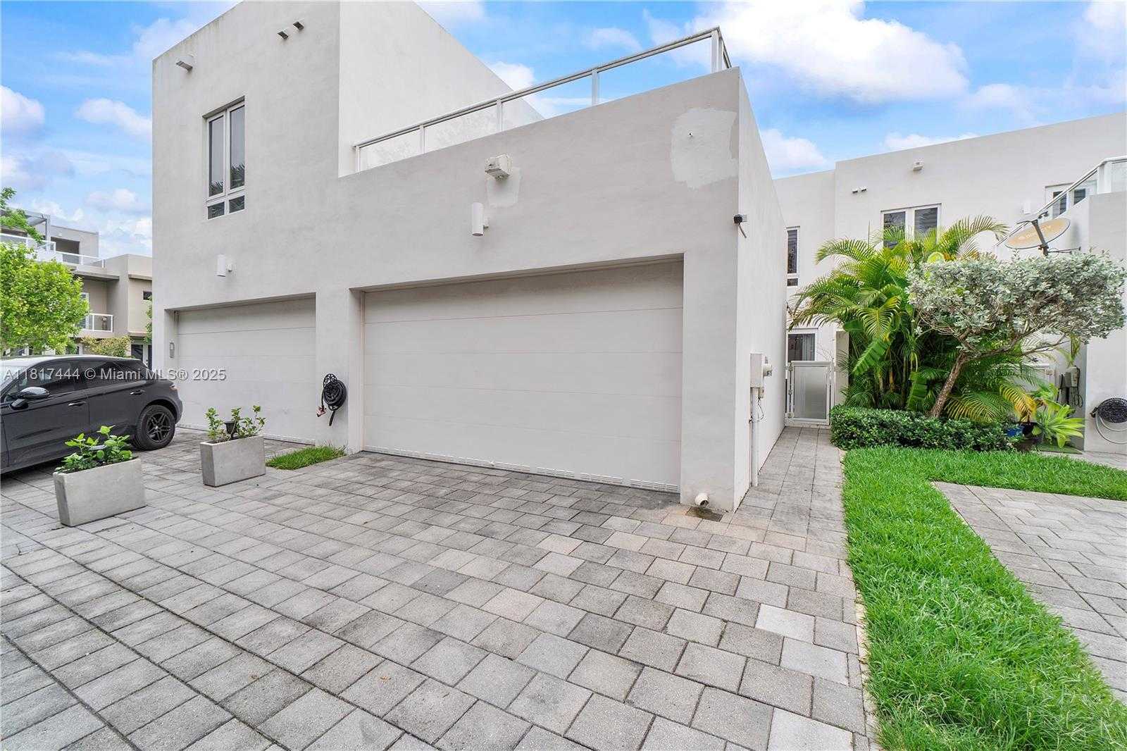 Small Image of 10540 NW 63rd Terrace, Doral, FL 33178, USA Number 42