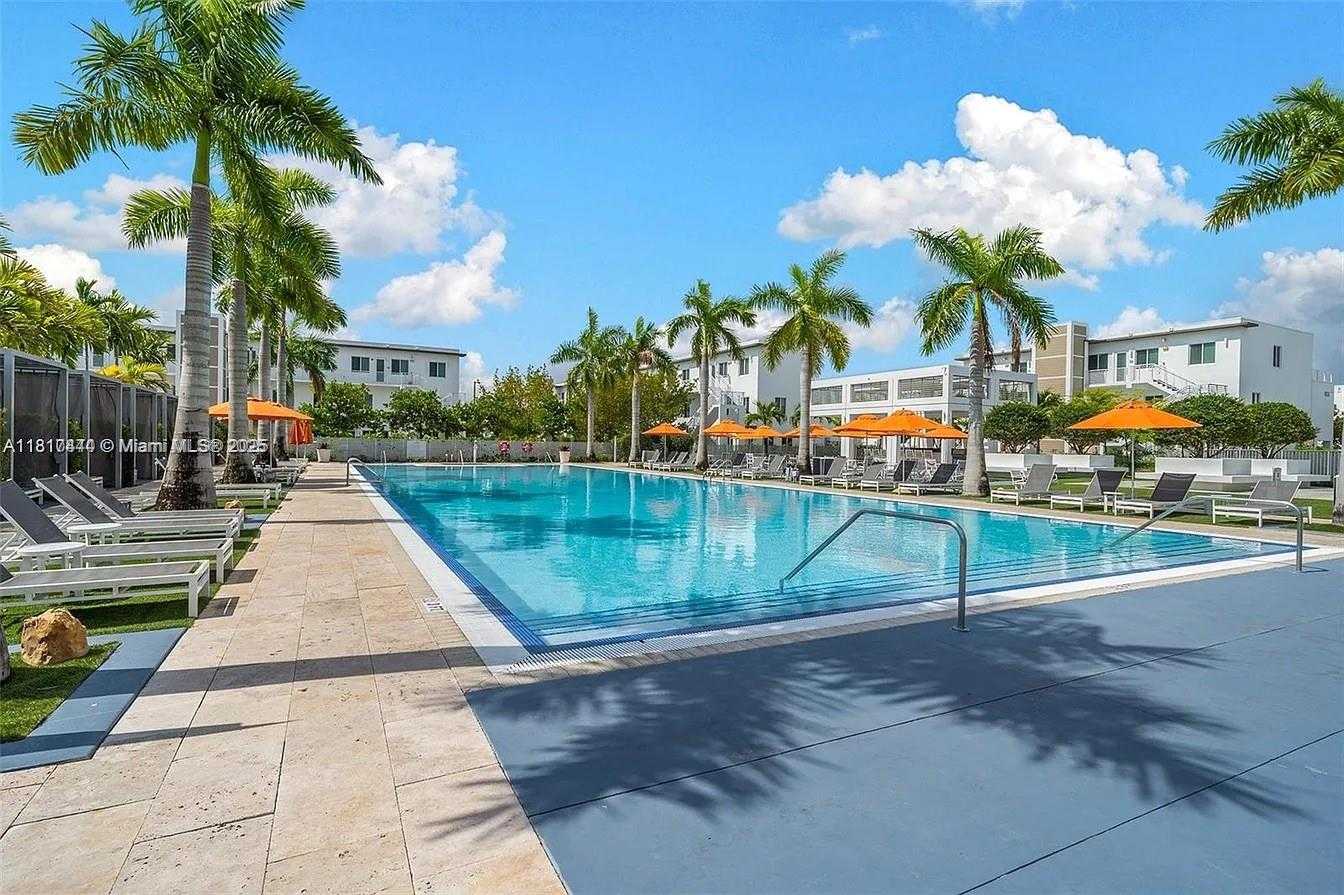 Small Image of 10540 NW 63rd Terrace, Doral, FL 33178, USA Number 45