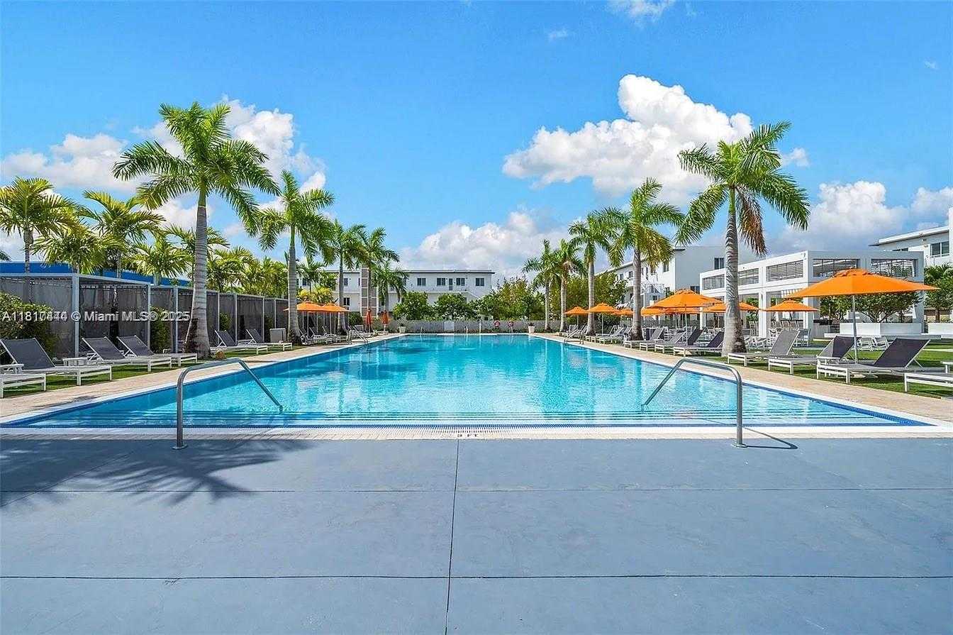 Small Image of 10540 NW 63rd Terrace, Doral, FL 33178, USA Number 46