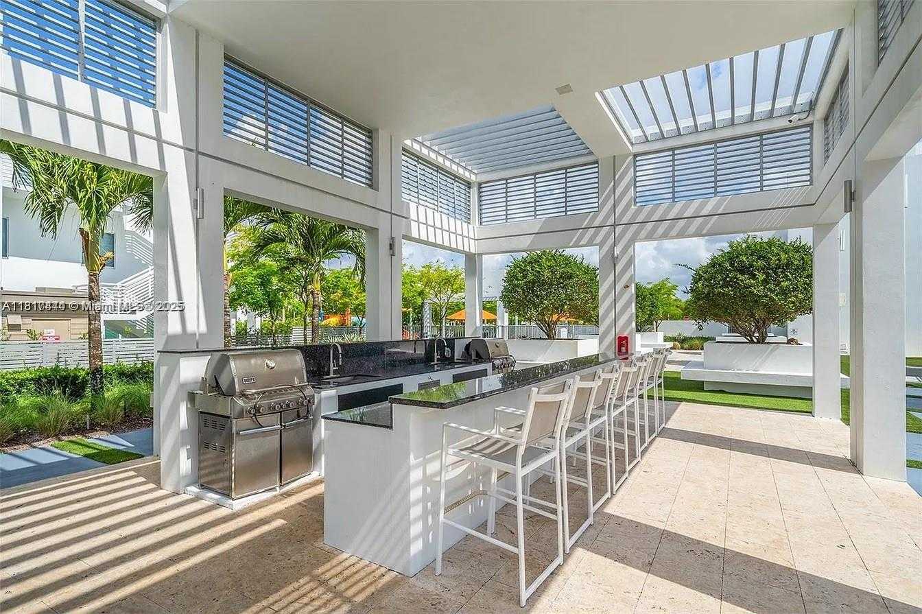 Small Image of 10540 NW 63rd Terrace, Doral, FL 33178, USA Number 48