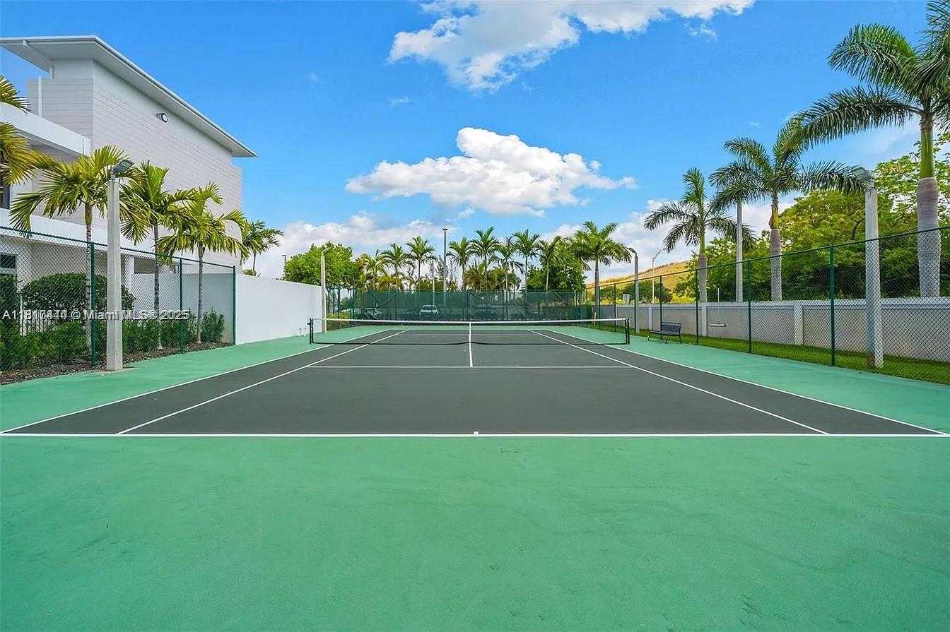 Small Image of 10540 NW 63rd Terrace, Doral, FL 33178, USA Number 49