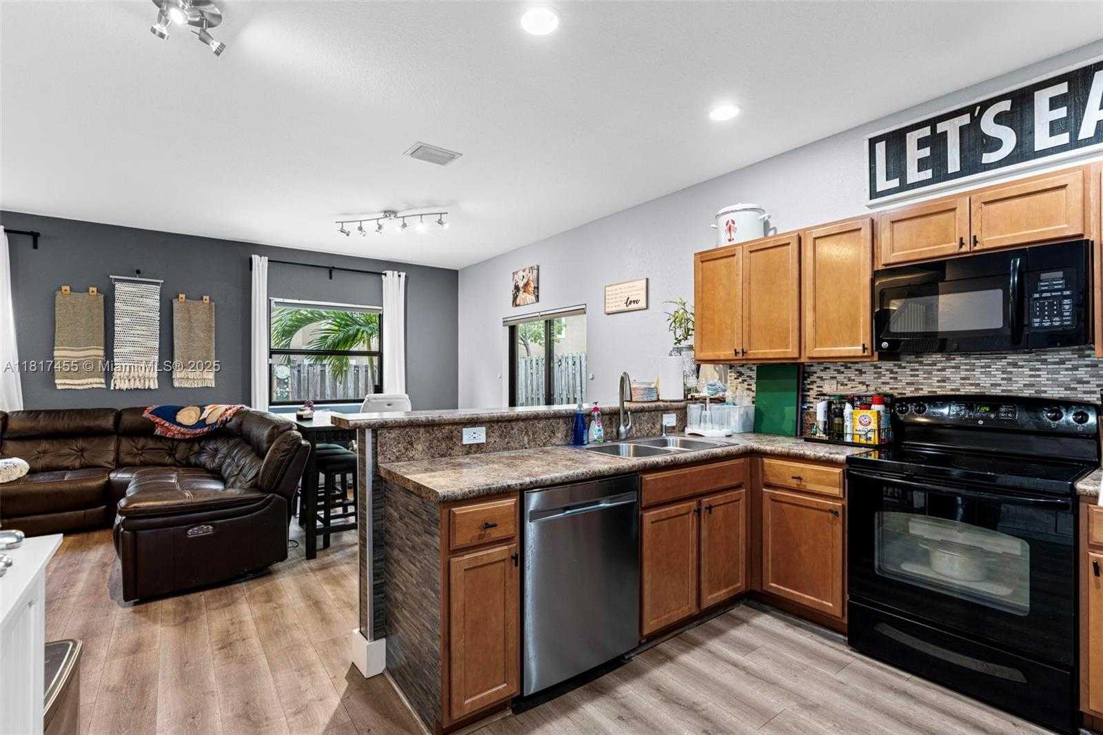 Small Image of 22791 SW 88th Pl, Cutler Bay, FL 33190, USA Number 8