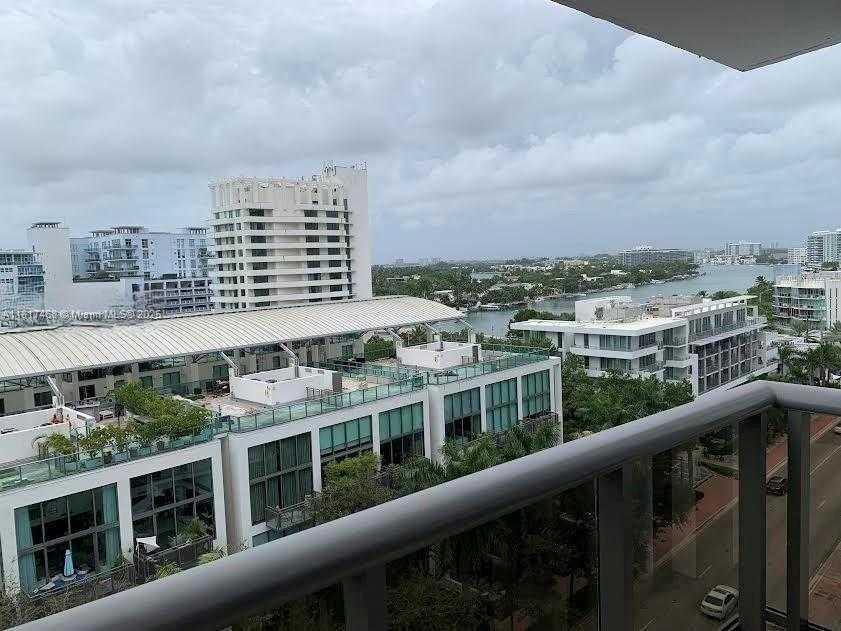 Small Image of 6039 COLLINS AVE #1131, Miami Beach Number 2