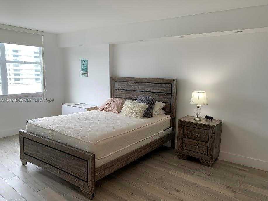 Small Image of 6039 COLLINS AVE #1131, Miami Beach Number 5