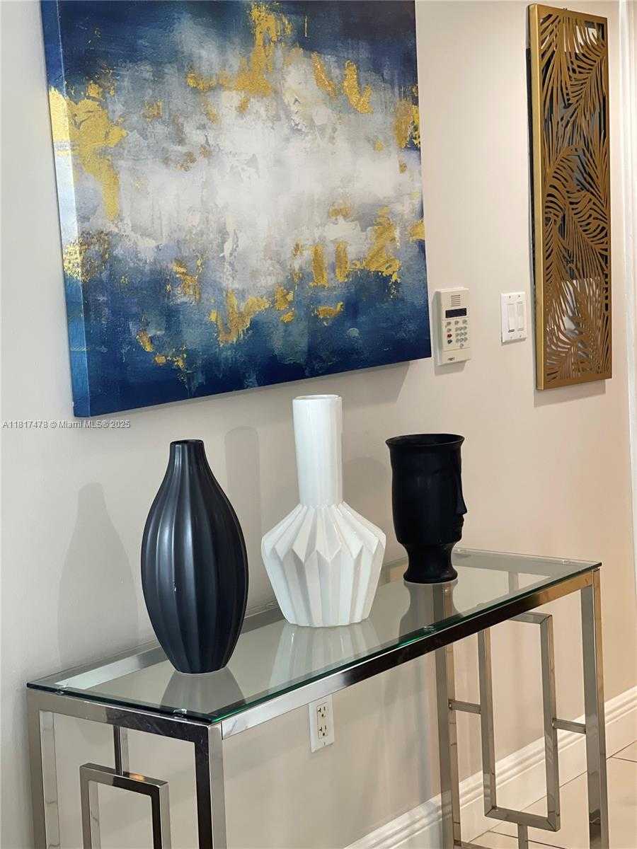 Small Image of 1750 NORTH BAYSHORE DR #1414, Miami Number 13