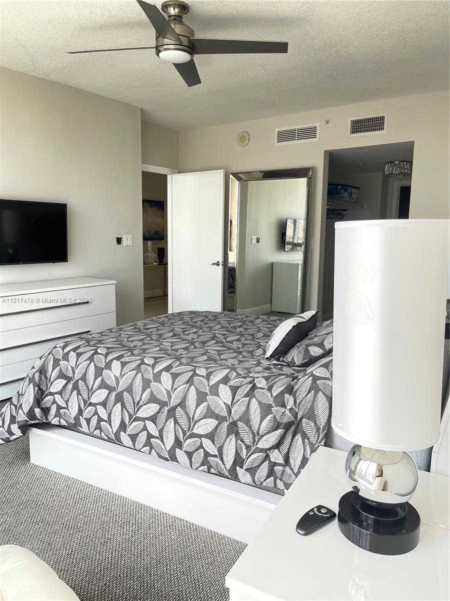Small Image of 1750 NORTH BAYSHORE DR #1414, Miami Number 16
