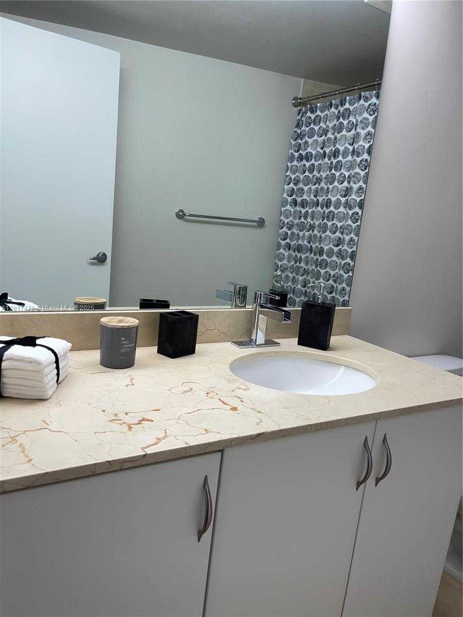 Small Image of 1750 NORTH BAYSHORE DR #1414, Miami Number 19