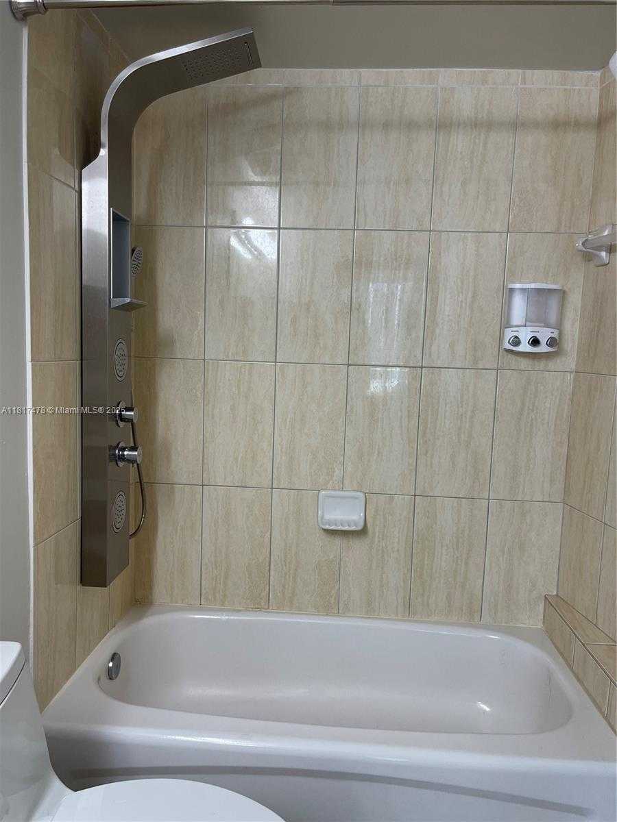 Small Image of 1750 NORTH BAYSHORE DR #1414, Miami Number 20