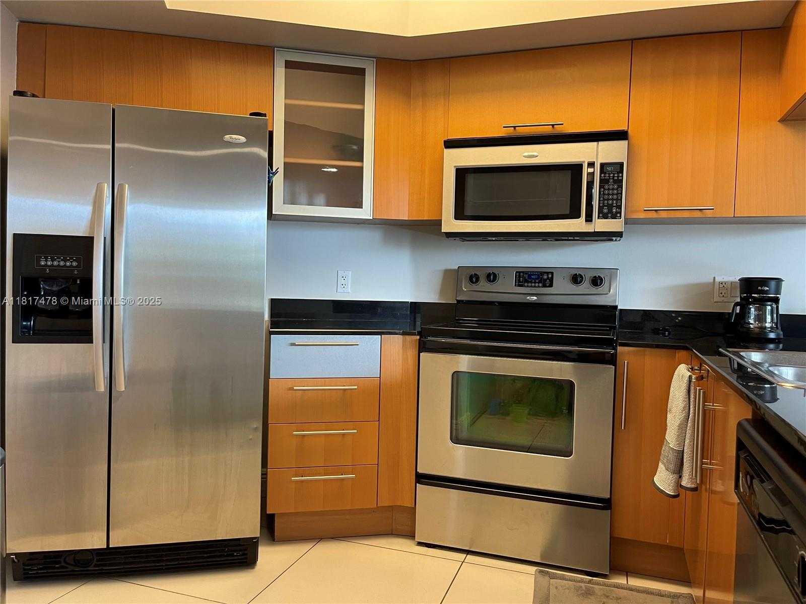 Small Image of 1750 NORTH BAYSHORE DR #1414, Miami Number 4