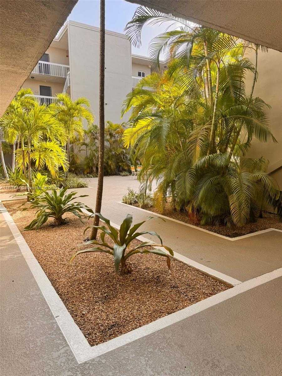 Small Image of 7840 CAMINO REAL #P312, Miami Number 15