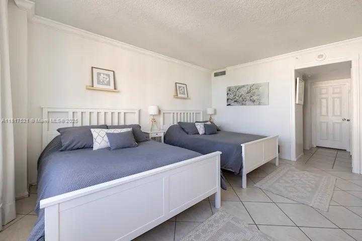 Small Image of 5601 COLLINS AVE #923, Miami Beach Number 17