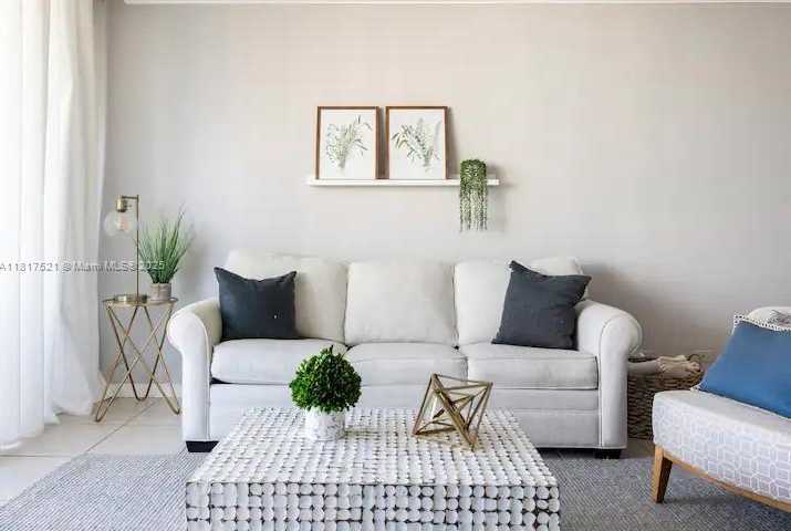 Small Image of 5601 COLLINS AVE #923, Miami Beach Number 18