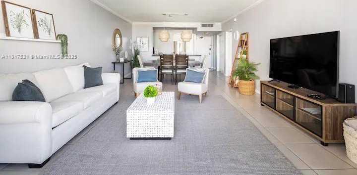 Small Image of 5601 COLLINS AVE #923, Miami Beach Number 21