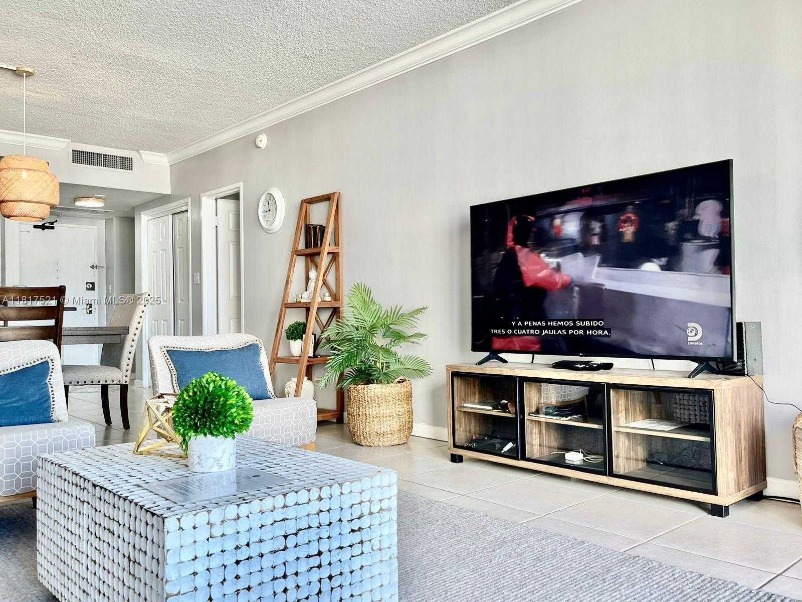 Small Image of 5601 COLLINS AVE #923, Miami Beach Number 22