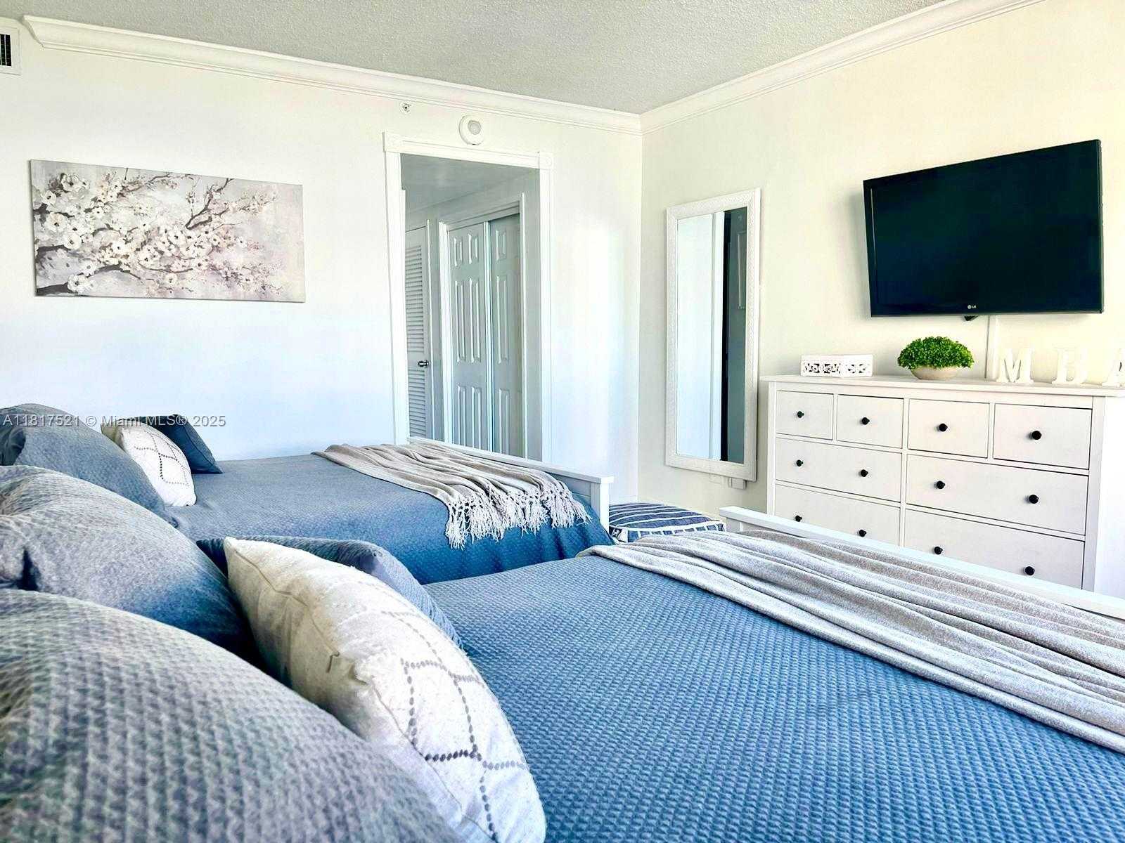 Small Image of 5601 COLLINS AVE #923, Miami Beach Number 32