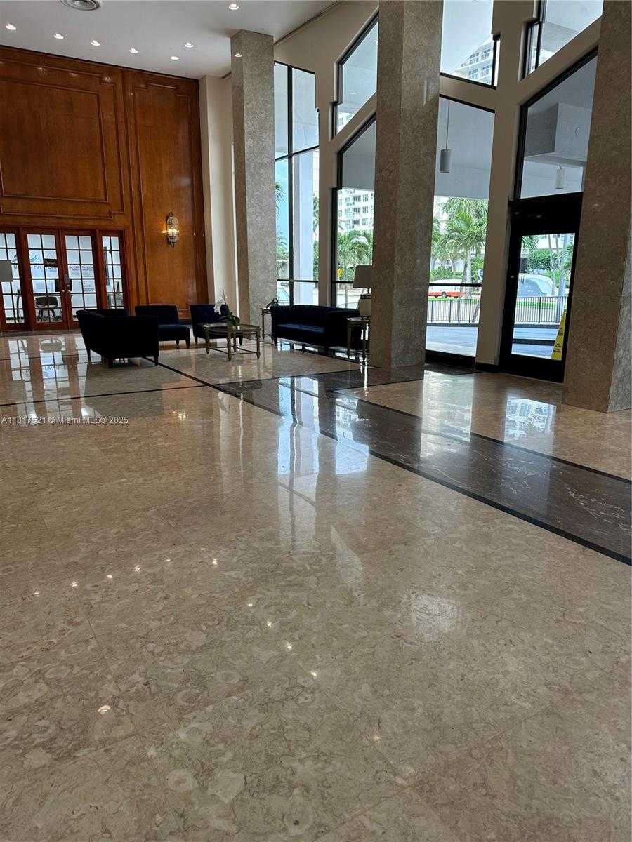 Small Image of 5601 COLLINS AVE #923, Miami Beach Number 35