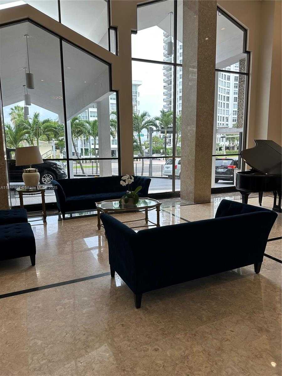 Small Image of 5601 COLLINS AVE #923, Miami Beach Number 36