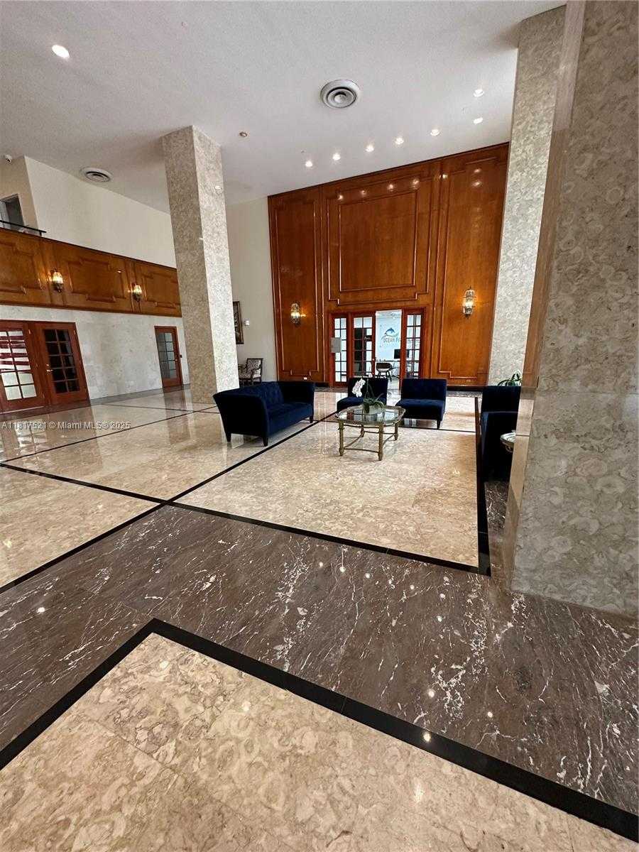 Small Image of 5601 COLLINS AVE #923, Miami Beach Number 37