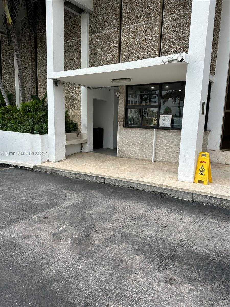 Small Image of 5601 COLLINS AVE #923, Miami Beach Number 41