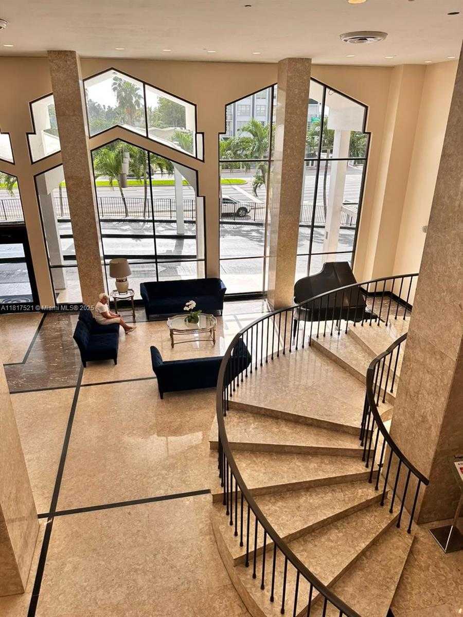 Small Image of 5601 COLLINS AVE #923, Miami Beach Number 43