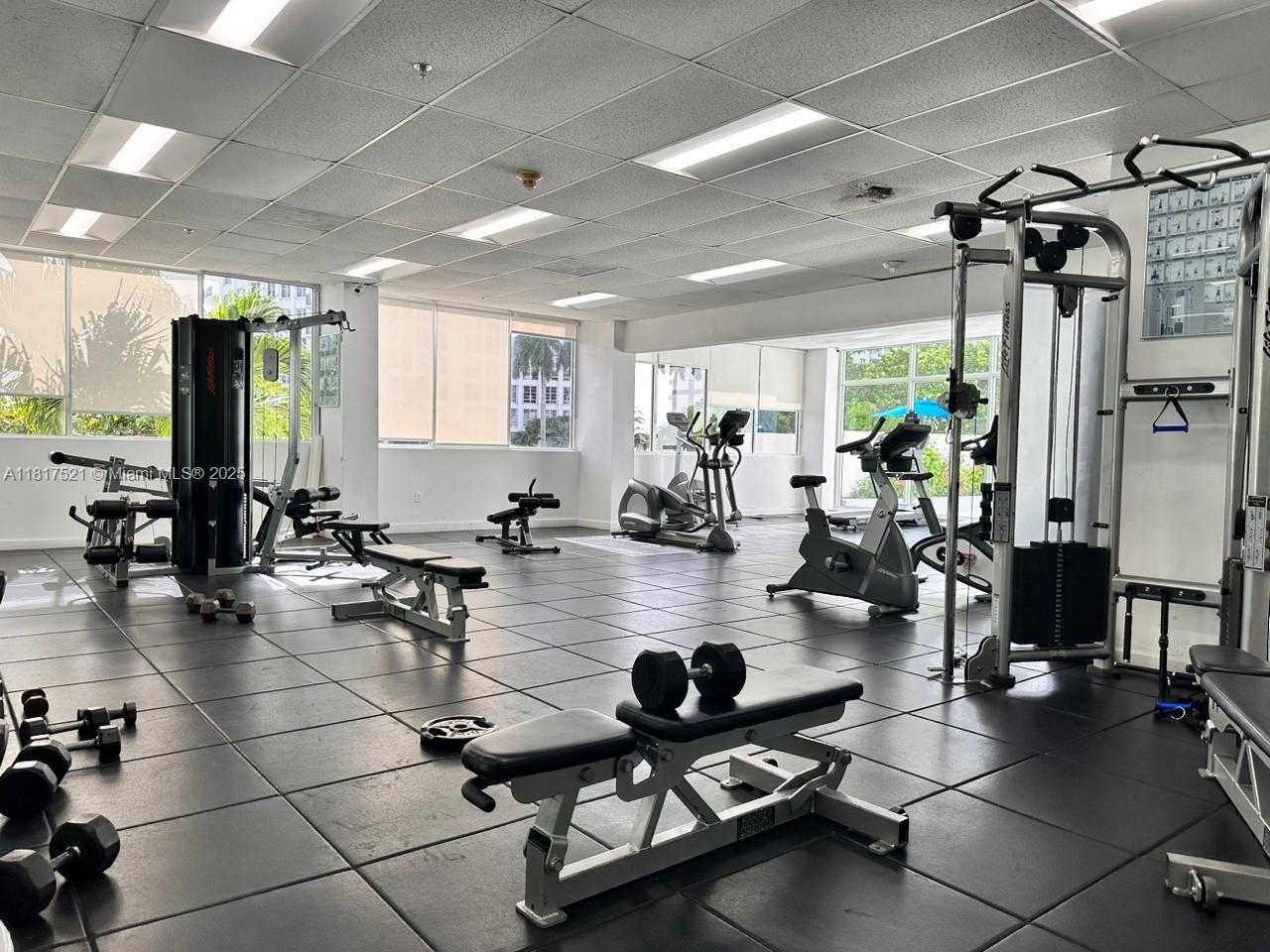 Small Image of 5601 COLLINS AVE #923, Miami Beach Number 45