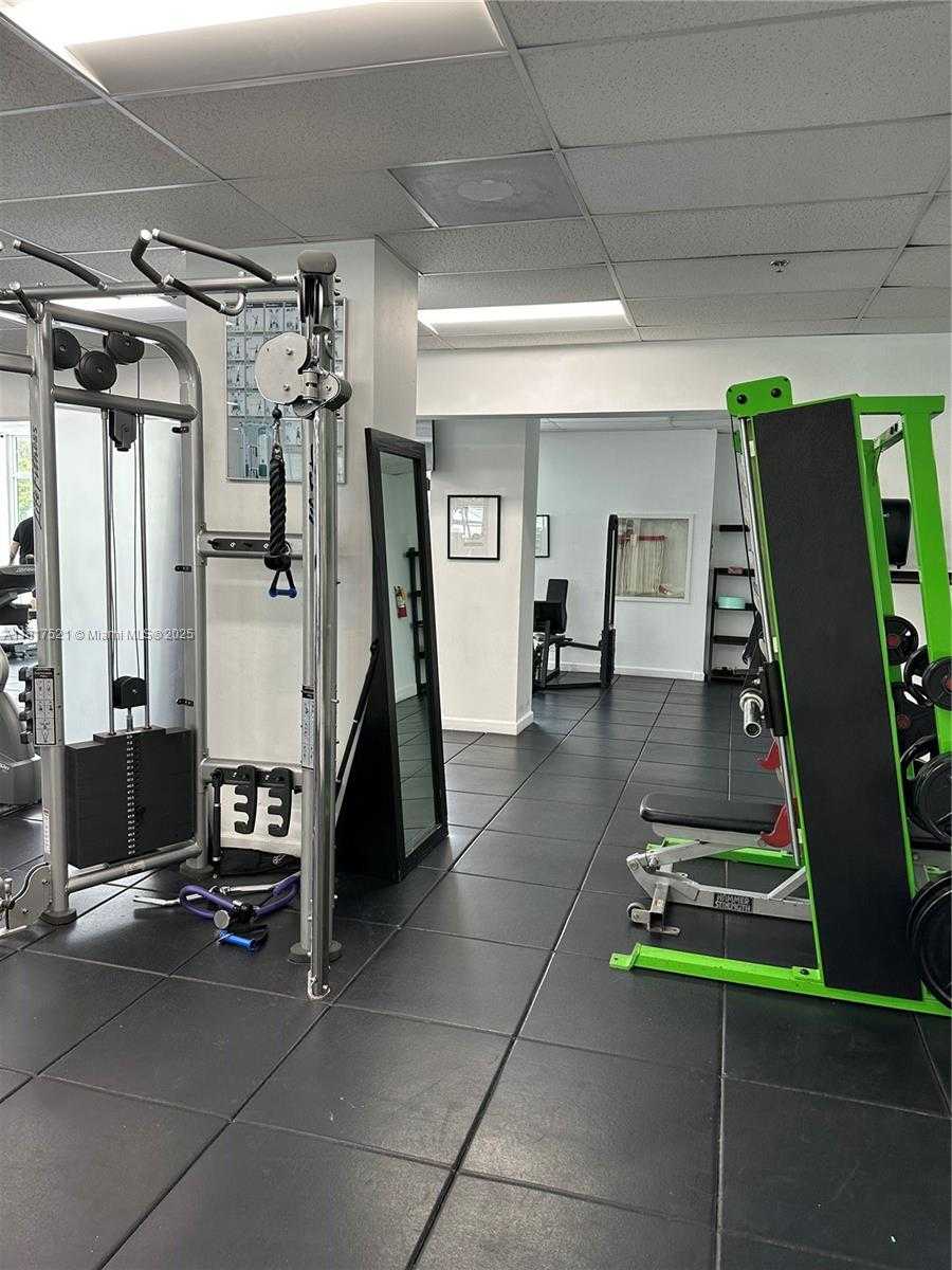 Small Image of 5601 COLLINS AVE #923, Miami Beach Number 46