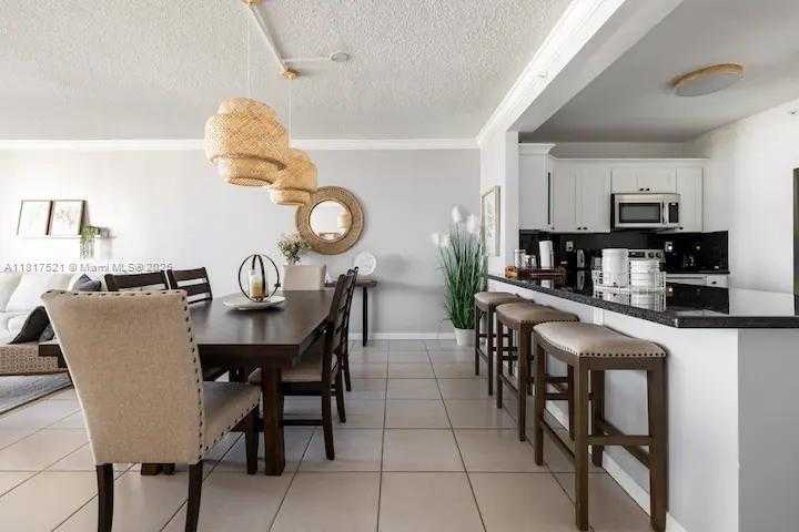 Small Image of 5601 COLLINS AVE #923, Miami Beach Number 5