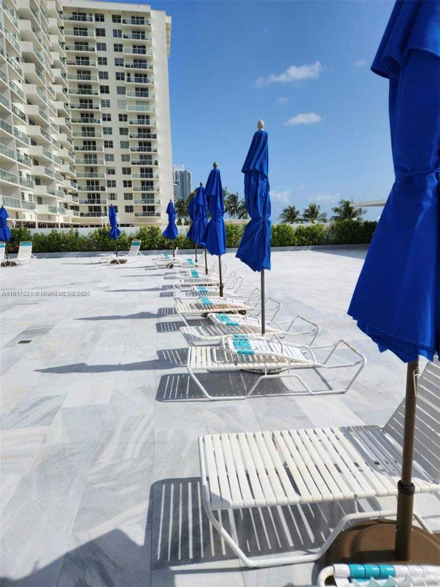 Small Image of 5601 COLLINS AVE #923, Miami Beach Number 50