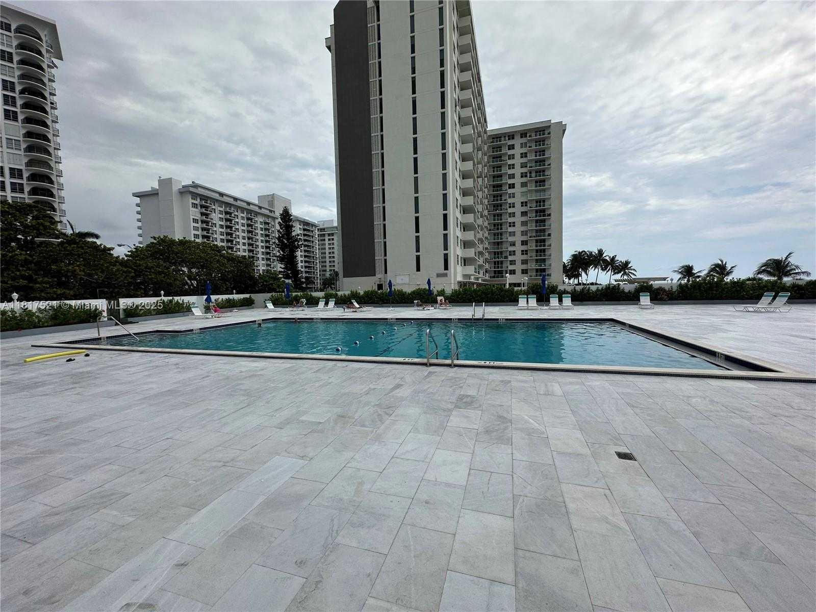 Small Image of 5601 COLLINS AVE #923, Miami Beach Number 51