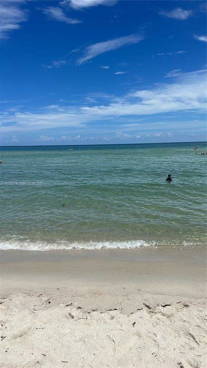 Small Image of 5601 COLLINS AVE #923, Miami Beach Number 56