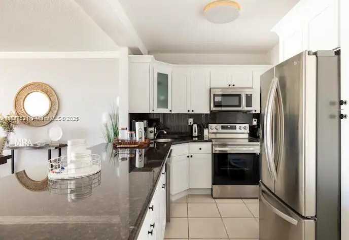 Small Image of 5601 COLLINS AVE #923, Miami Beach Number 9