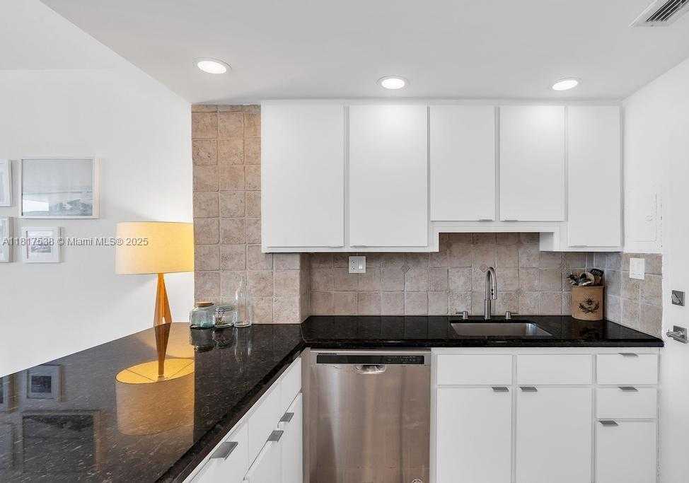 Small Image of 20 ISLAND AVE #605, Miami Beach Number 15