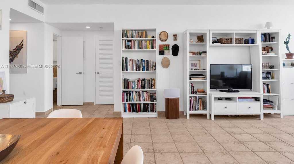 Small Image of 20 ISLAND AVE #605, Miami Beach Number 17