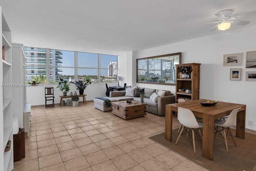 Small Image of 20 ISLAND AVE #605, Miami Beach Number 2