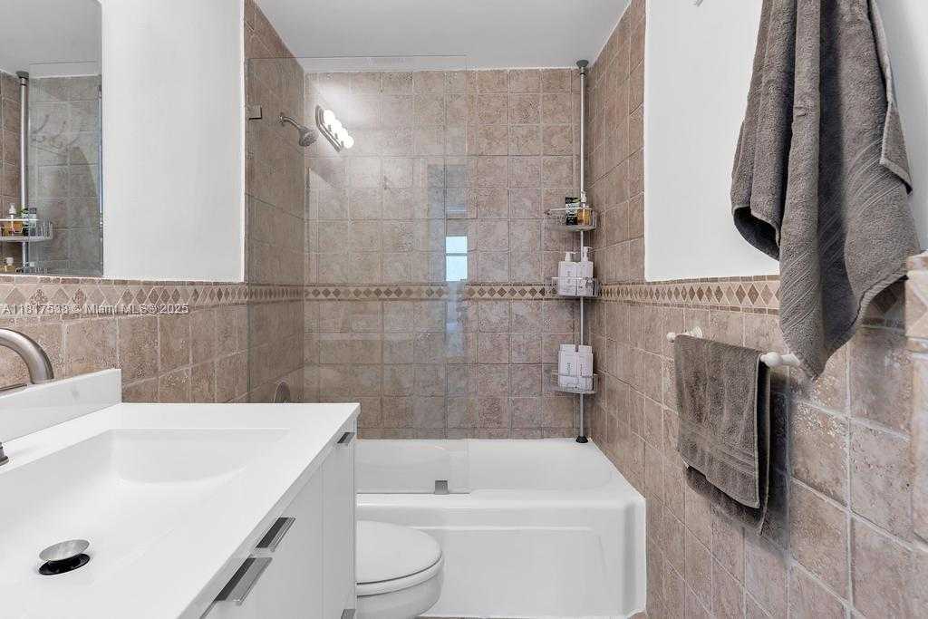 Small Image of 20 ISLAND AVE #605, Miami Beach Number 23