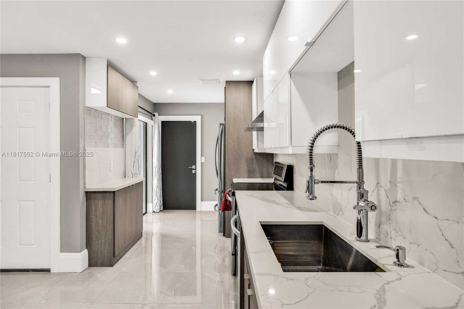 Small Image of 21595 CORONADO AVE, Boca Raton Number 10